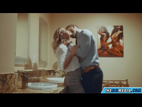 ❤️ Kur një bjonde me bukë ju josh në një banjë publike ❤ Porno tek ne sq.pornobot.ru ❌